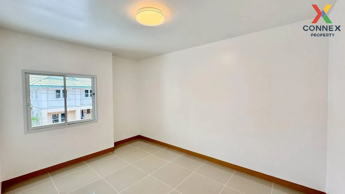 For Sale Townhouse/Townhome  , Baan Pruksa 30 , newly renovated ,