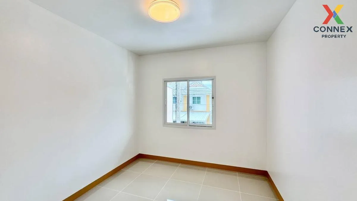 For Sale Townhouse/Townhome  , Baan Pruksa 30 , newly renovated ,