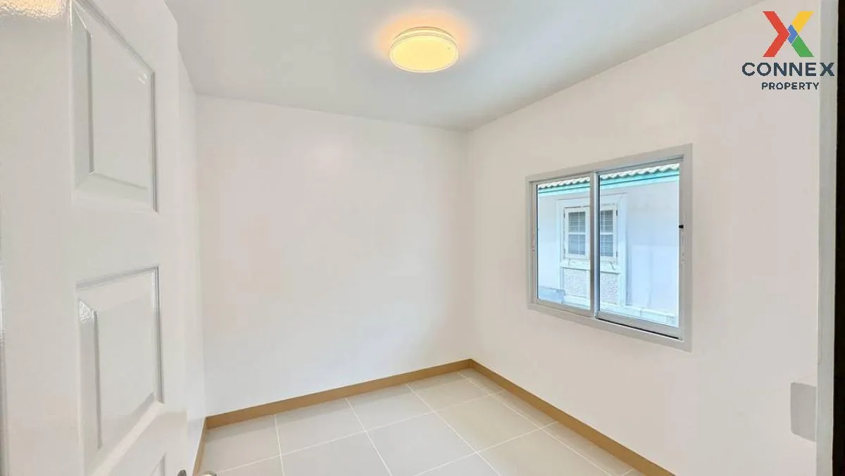 For Sale Townhouse/Townhome  , Baan Pruksa 30 , newly renovated ,