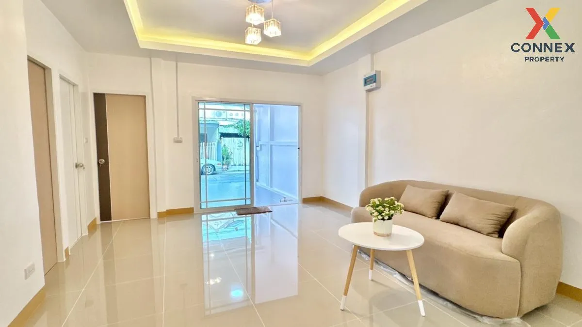 For Sale Townhouse/Townhome  , Baan Rom Ngao Mai , newly renovate