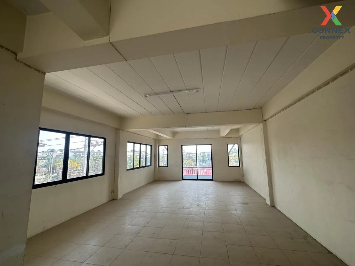 For Rent 4-storey commercial building , high floor , wide frontag