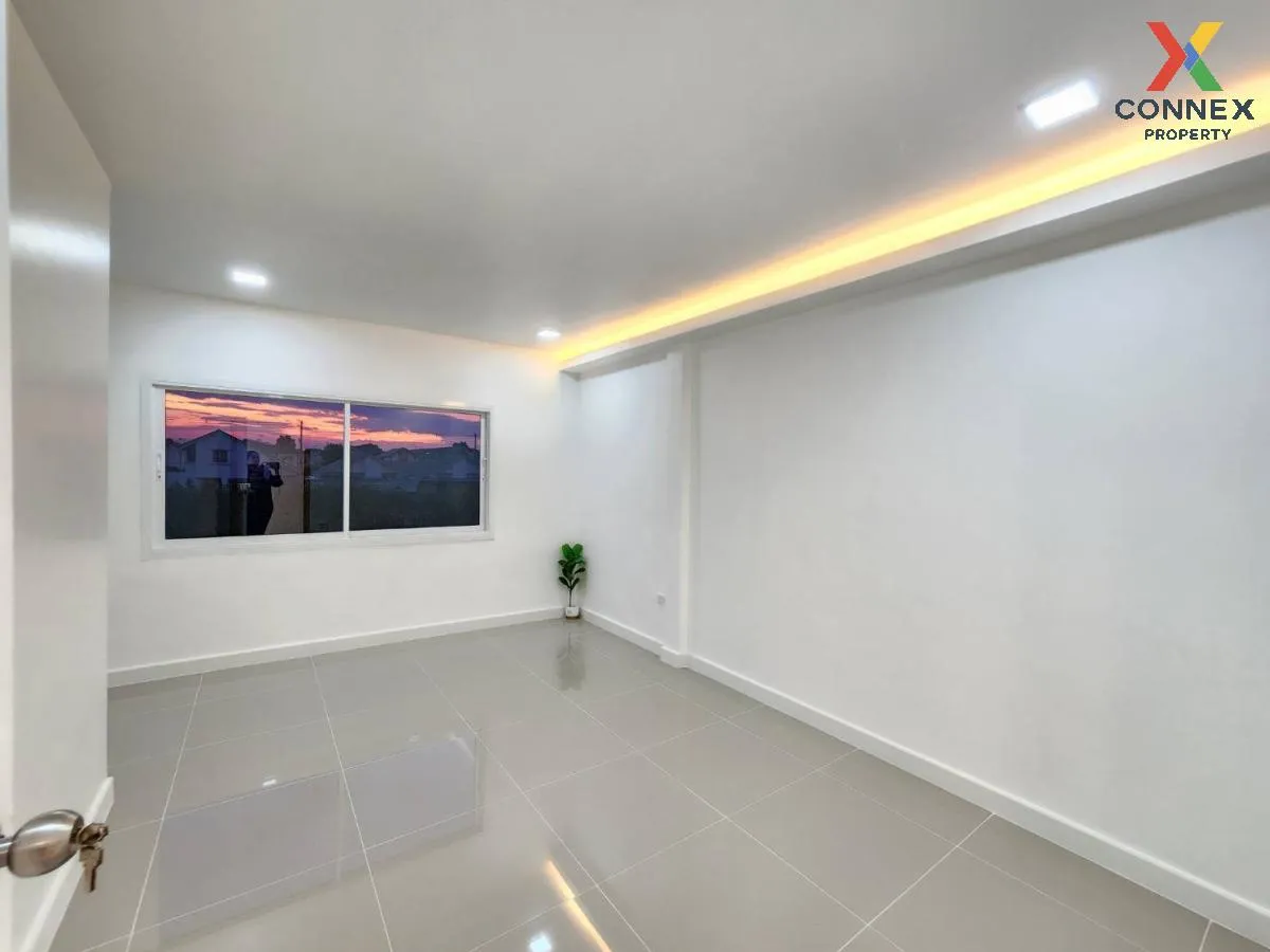 ขายทาวน์เฮ้าส์/ทาวน์โฮม  บ้านฟ้ารังสิต คลอง 4 บึงยี่โถ ธัญบุรี ปท