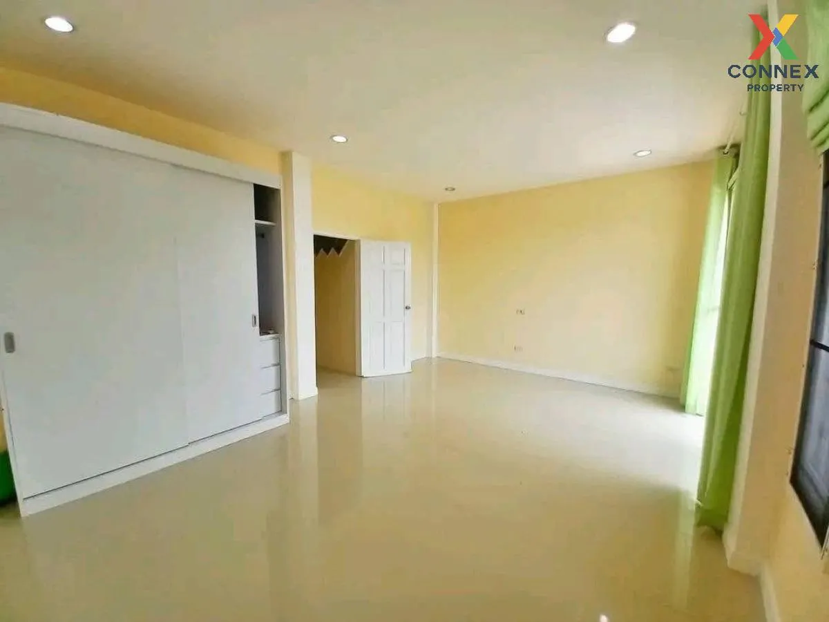 For Sale Townhouse/Townhome  , Asava Rama 2 , corner unit , wide 