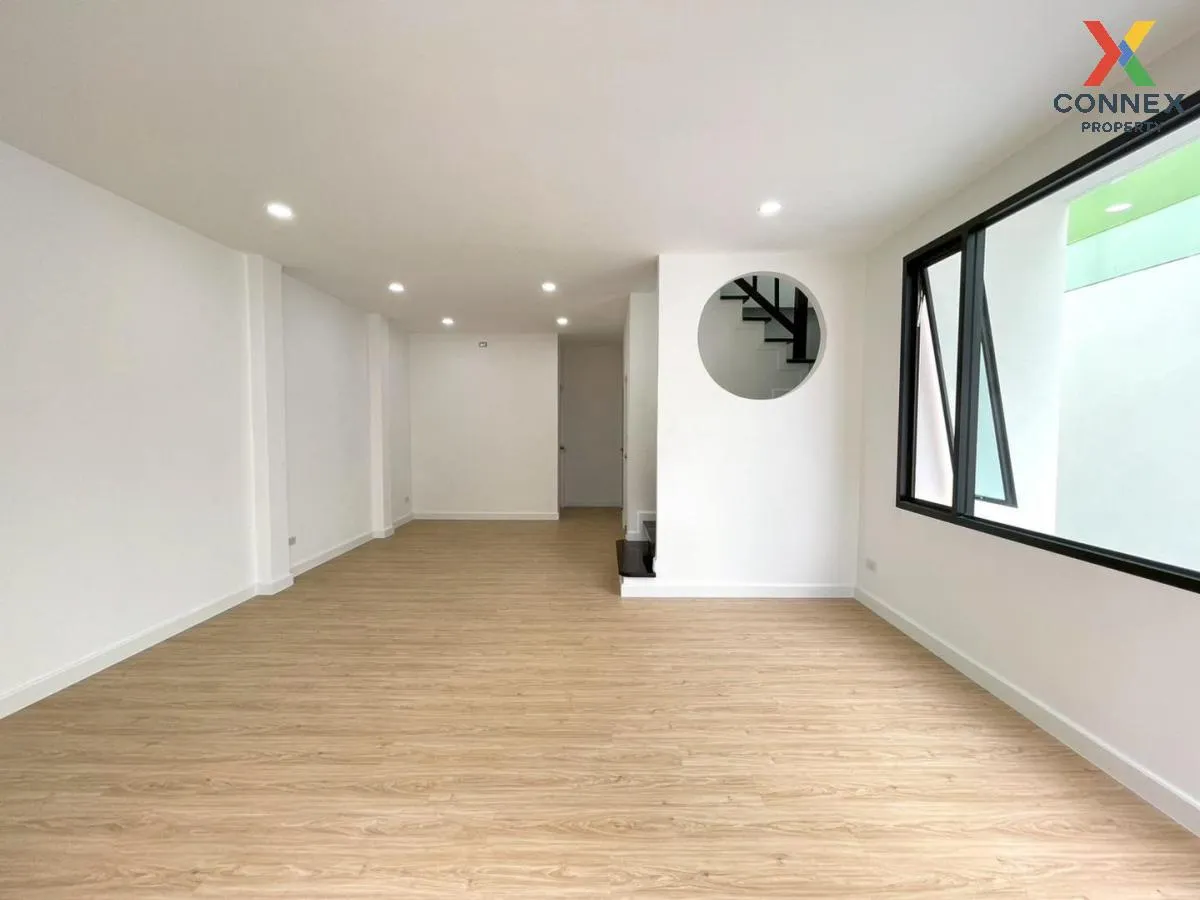 For Sale House , Baan Phon Watcharapol , newly renovated , Tha Ra 4