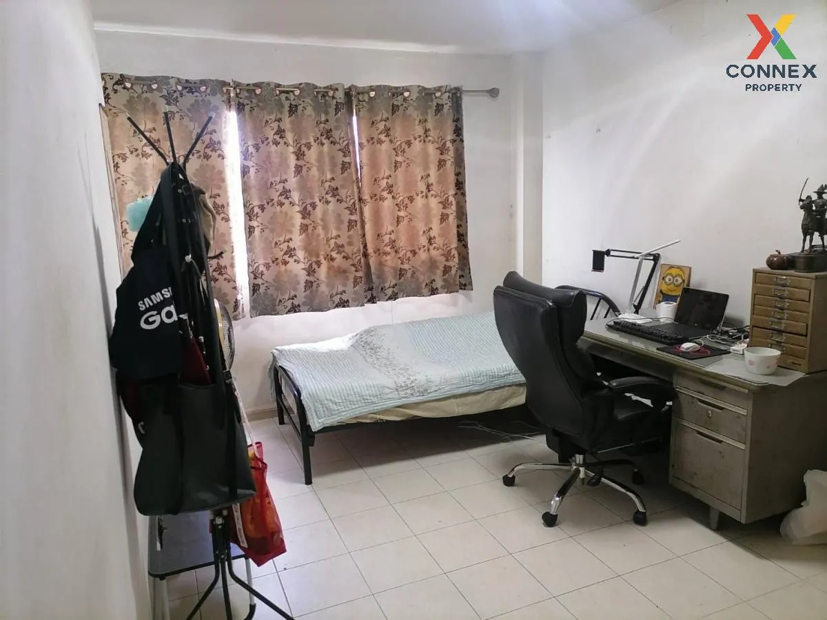 For Sale Townhouse/Townhome  , Sittarom Lat Pla Khao 87 , MRT-Lat
