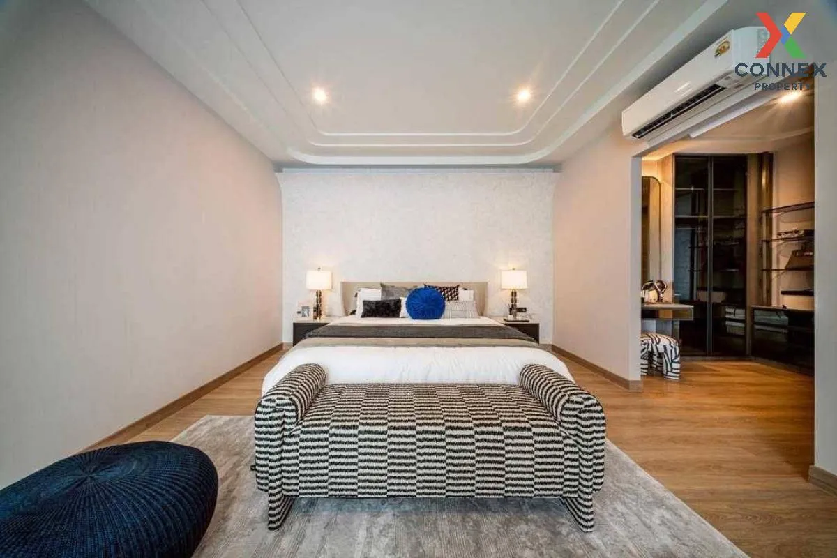 For Sale Scape Ari, corner unit A01, features a lift and a swimmi