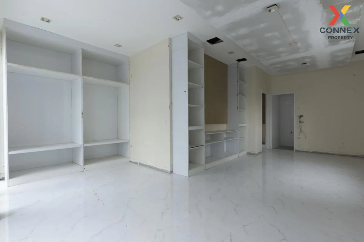 For Sale Townhouse/Townhome  , Golden City Sathorn , BTS-Wutthaka