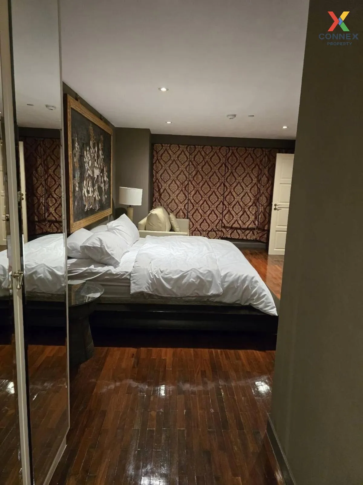 For Rent Condo , State Tower , BTS-Saphan Taksin , Silom , Bang R