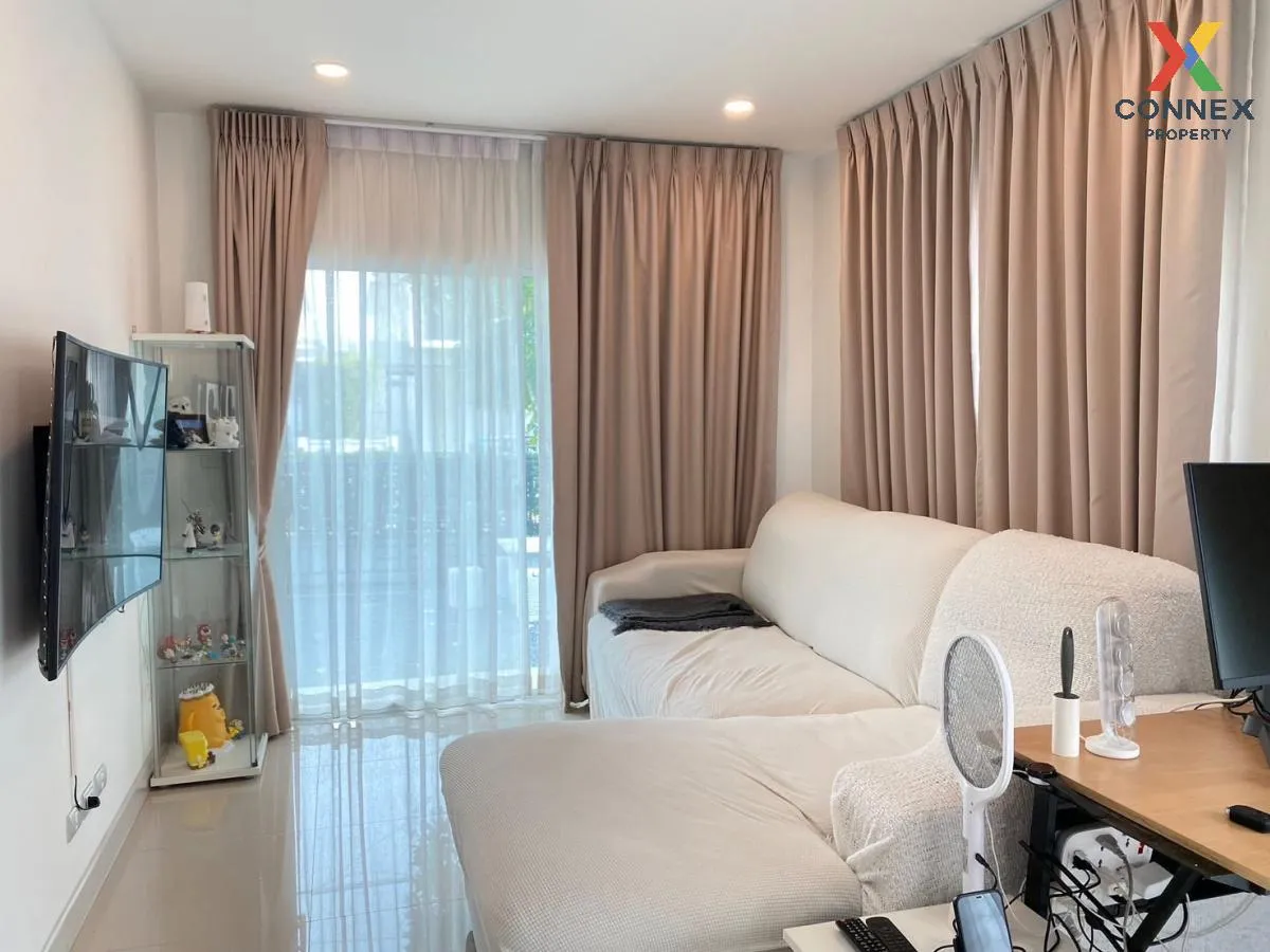 For Rent House , CENTRO Phahol-Vibhavadi 2 , corner unit , Khlong 3