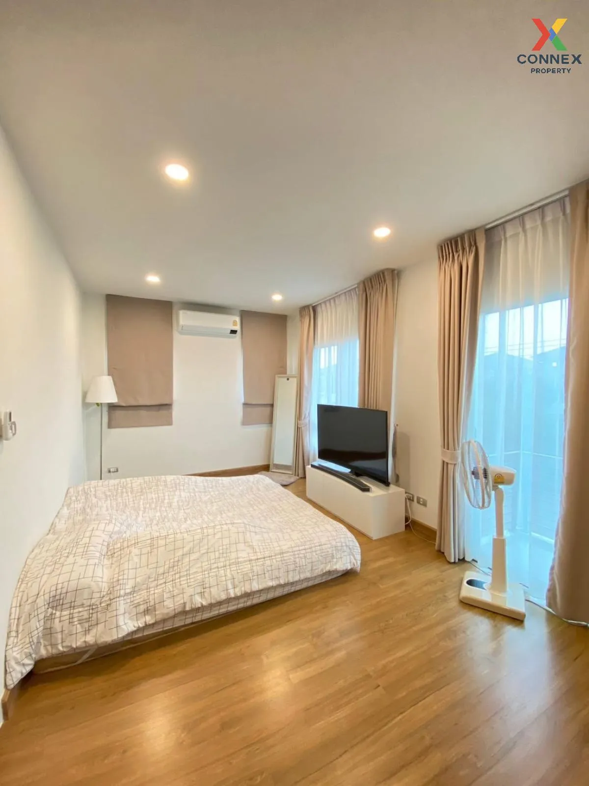 For Rent House , CENTRO Phahol-Vibhavadi 2 , corner unit , Khlong