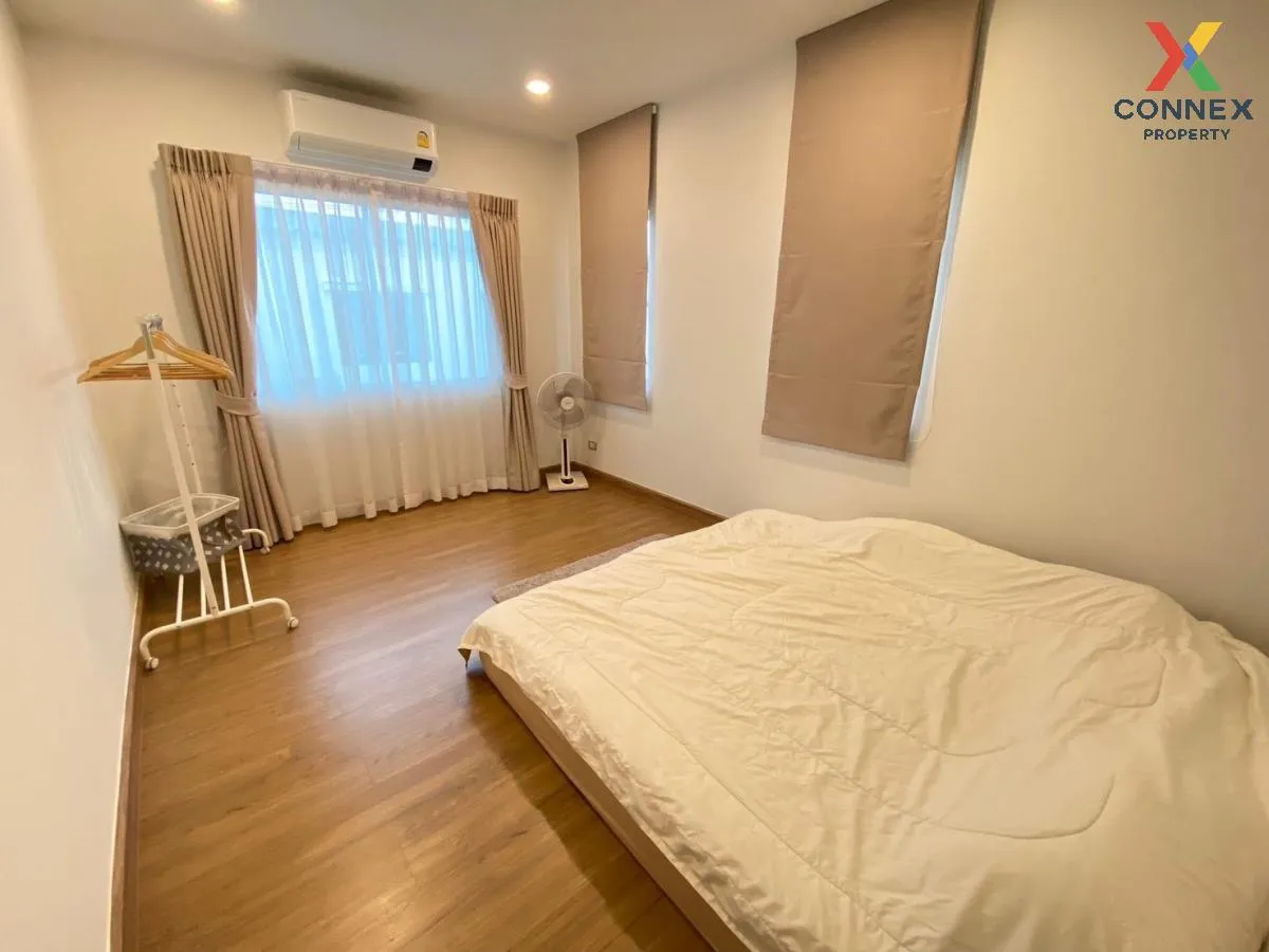 For Rent House , CENTRO Phahol-Vibhavadi 2 , corner unit , Khlong