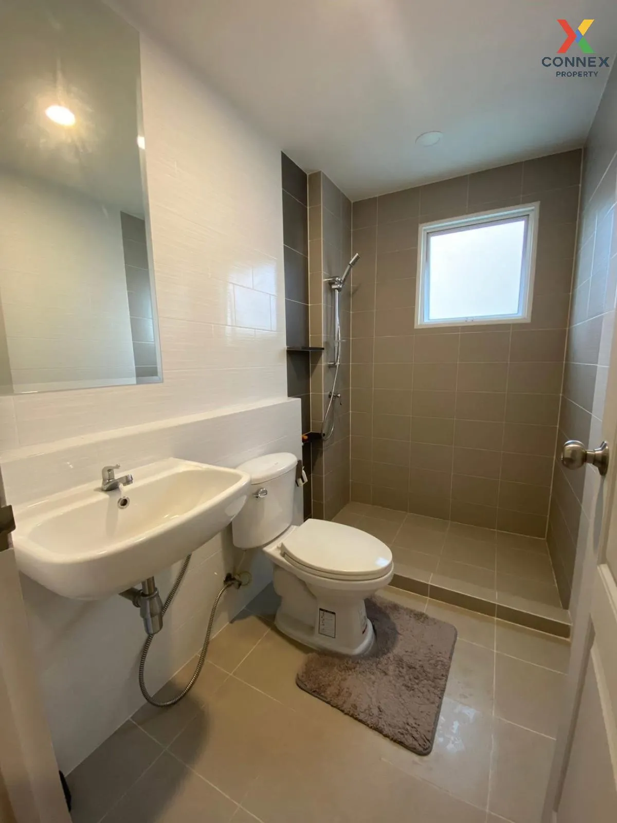 For Rent House , CENTRO Phahol-Vibhavadi 2 , corner unit , Khlong