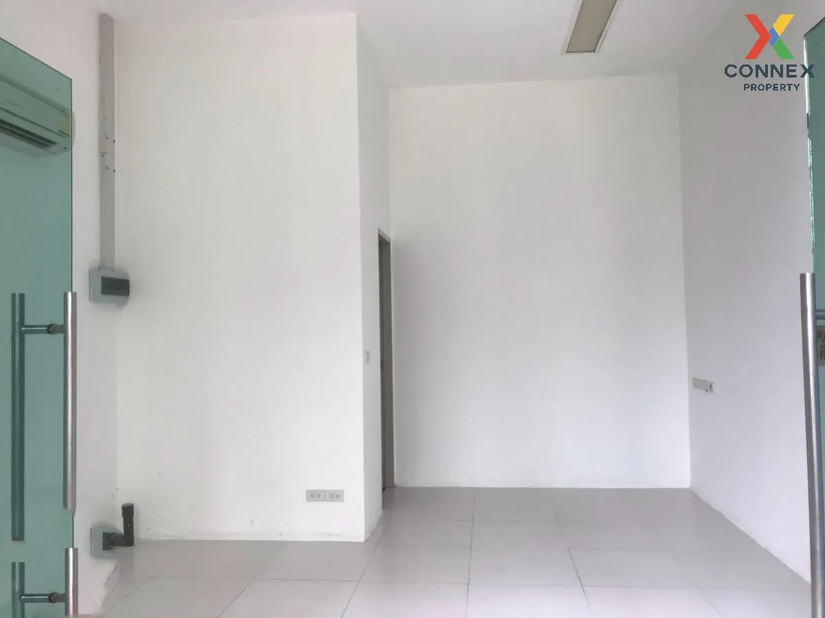 For Rent Commercial space , The Capital Ratchaprarop-Vibha , Sam 