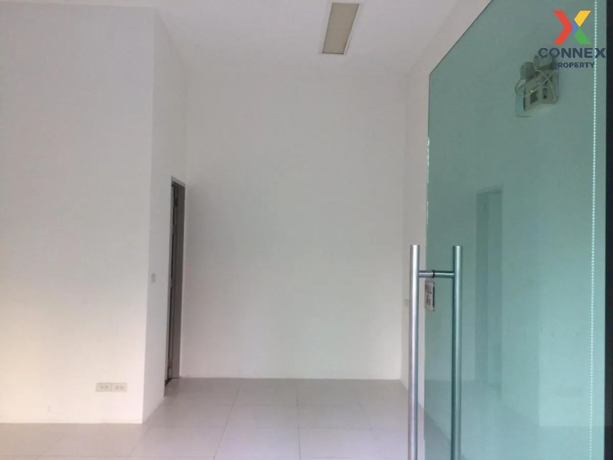 For Rent Commercial space , The Capital Ratchaprarop-Vibha , Sam 