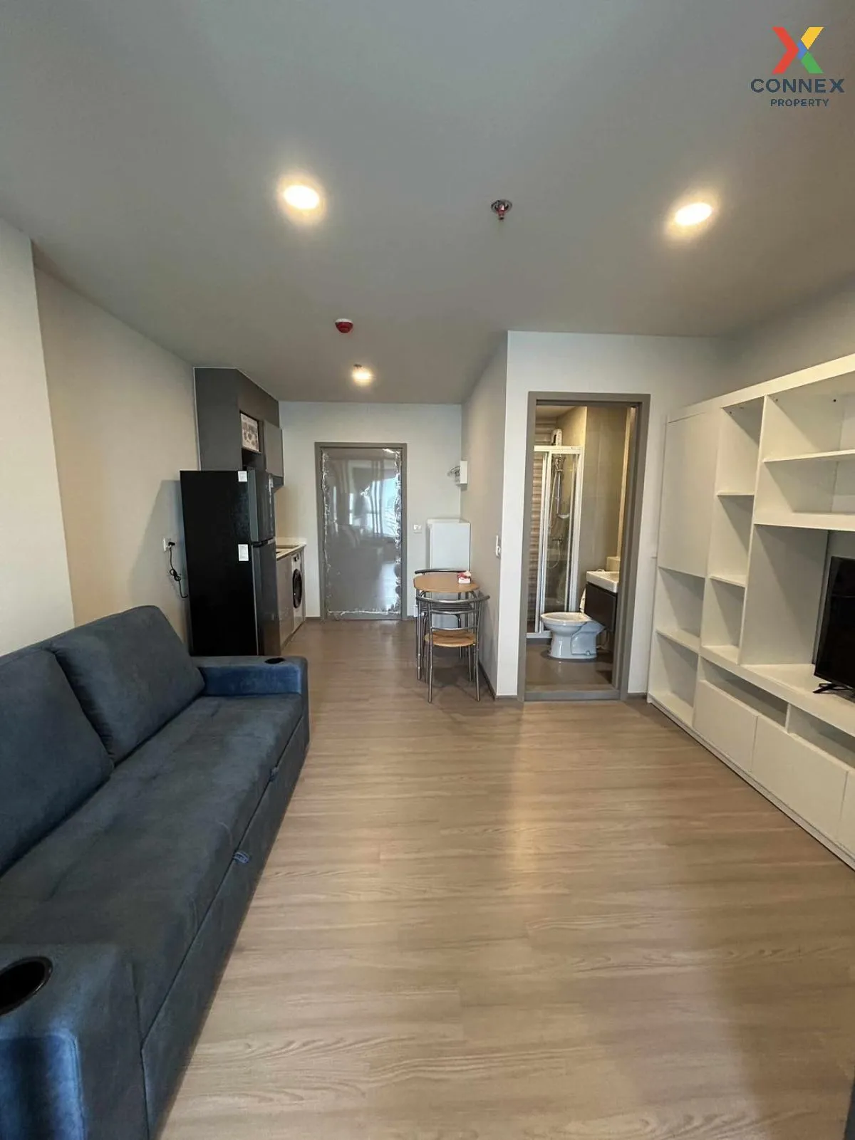 For Rent Condo , Aspire Sukhumvit - Rama 4 , high floor , BTS-Phr 2