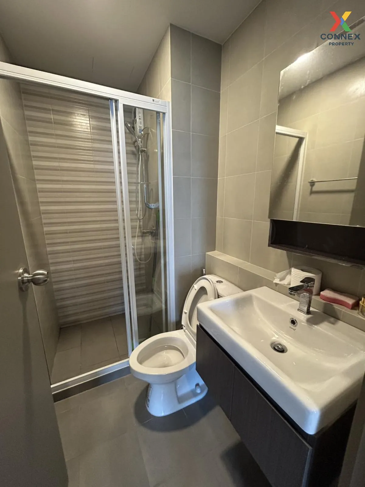 For Rent Condo , Aspire Sukhumvit - Rama 4 , high floor , BTS-Phr