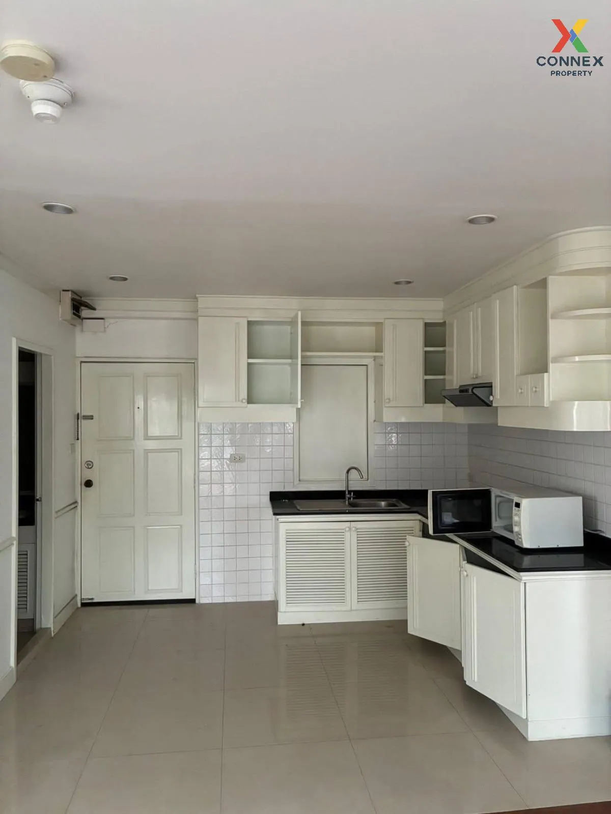 For Sale Condo , Saranjai Mansion , corner unit , BTS-Nana , Khlo