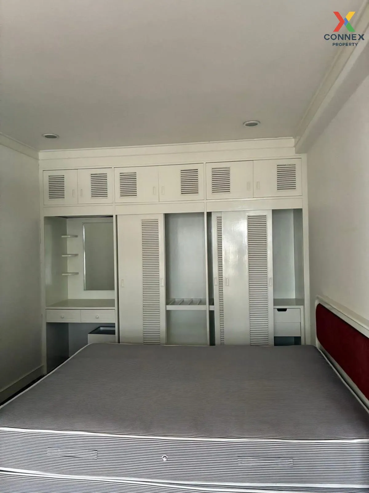 For Sale Condo , Saranjai Mansion , corner unit , BTS-Nana , Khlo