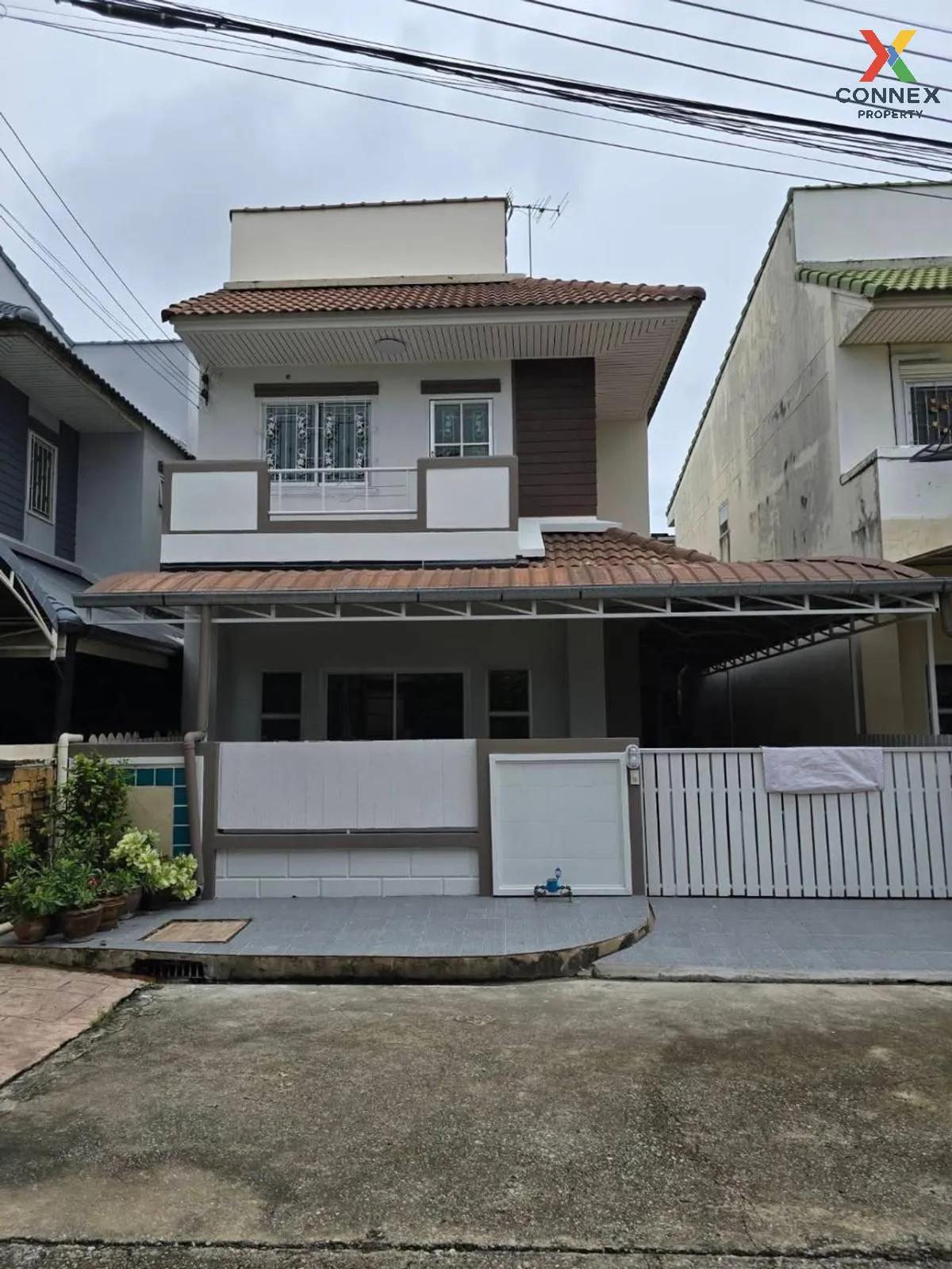 For Sale House , Baan Phon Watcharapol , wide frontage , Tha Raen 1