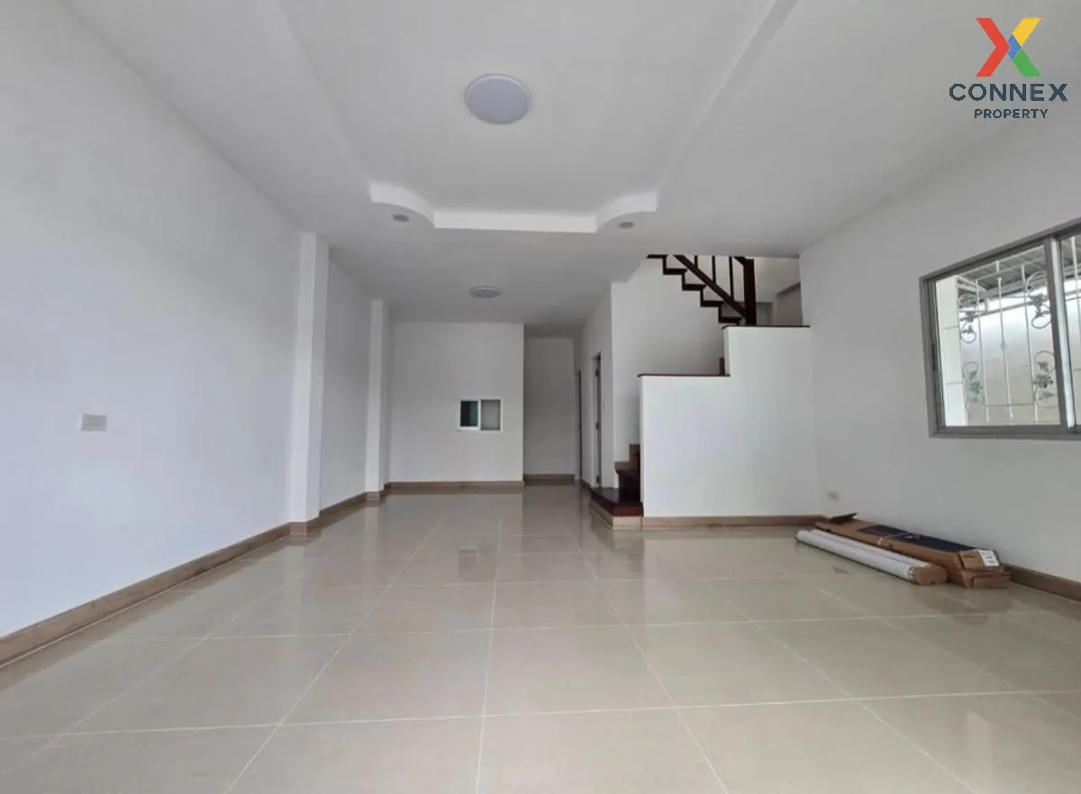 For Sale House , Baan Phon Watcharapol , wide frontage , Tha Raen 4
