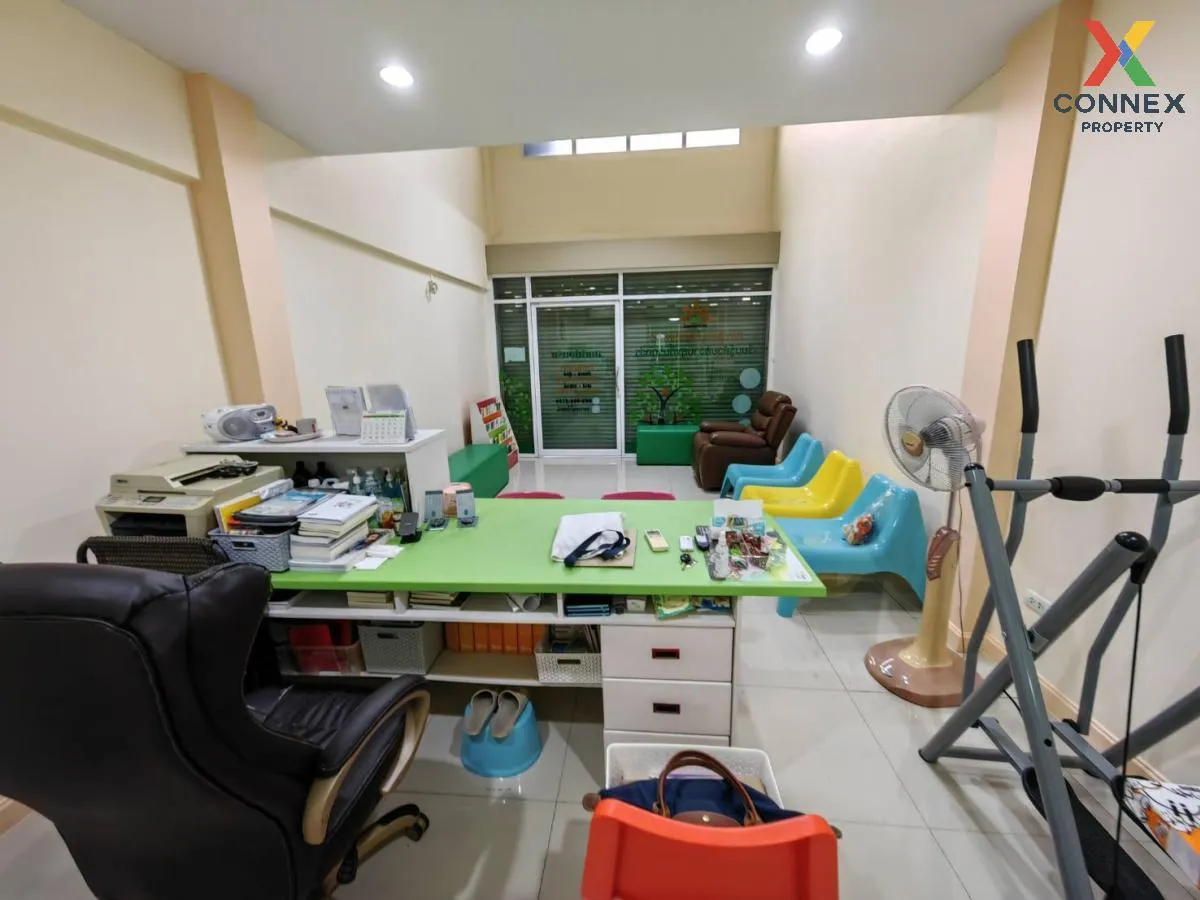 ขายทาวน์เฮ้าส์/ทาวน์โฮม  เทรนดี้ ธารา รามคำแหง สะพานสูง เขต สะพาน