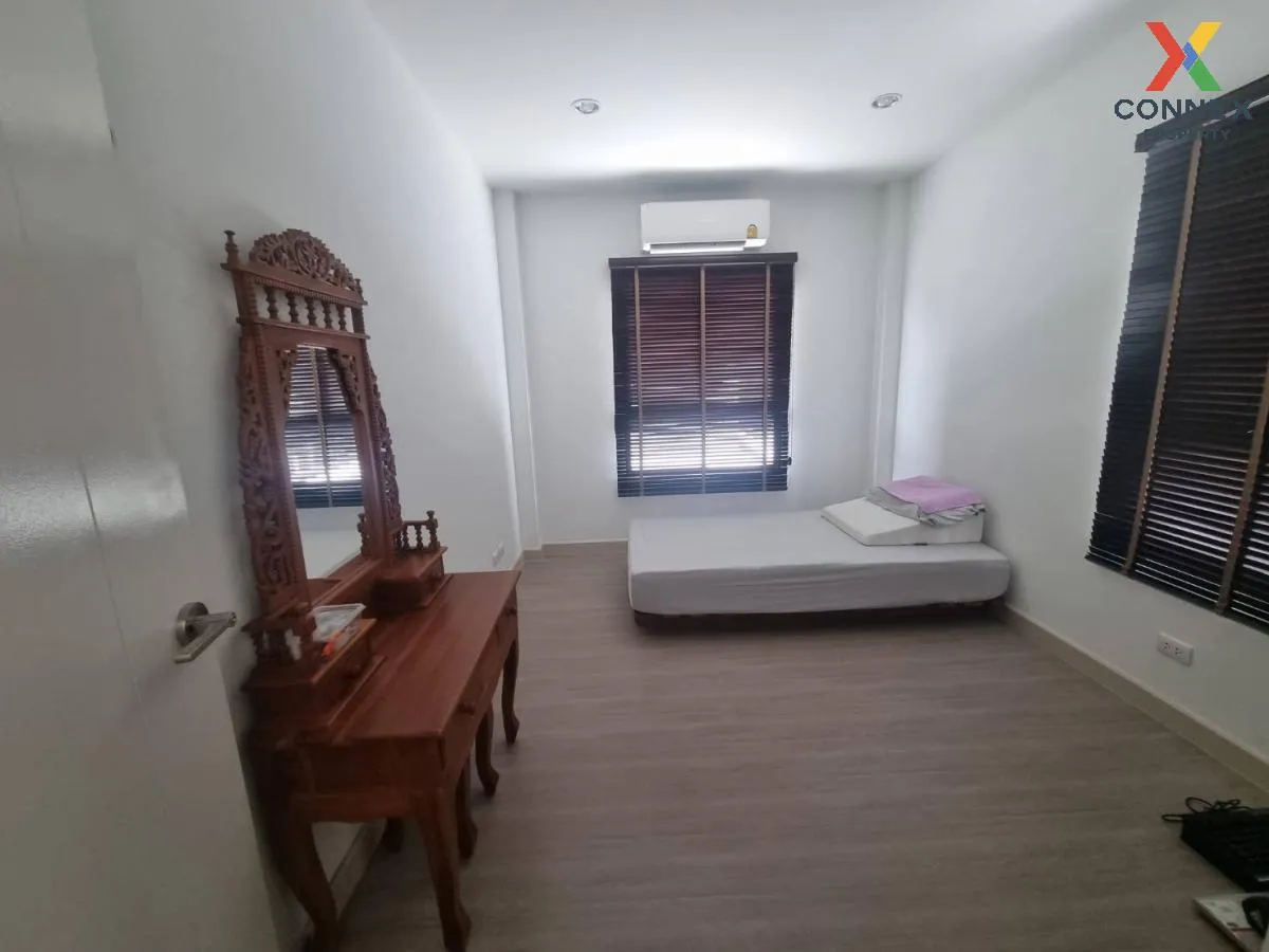 For Sale House , Sammakorn Rangsit – Klong 7 , Lam Phak Kut , Tha
