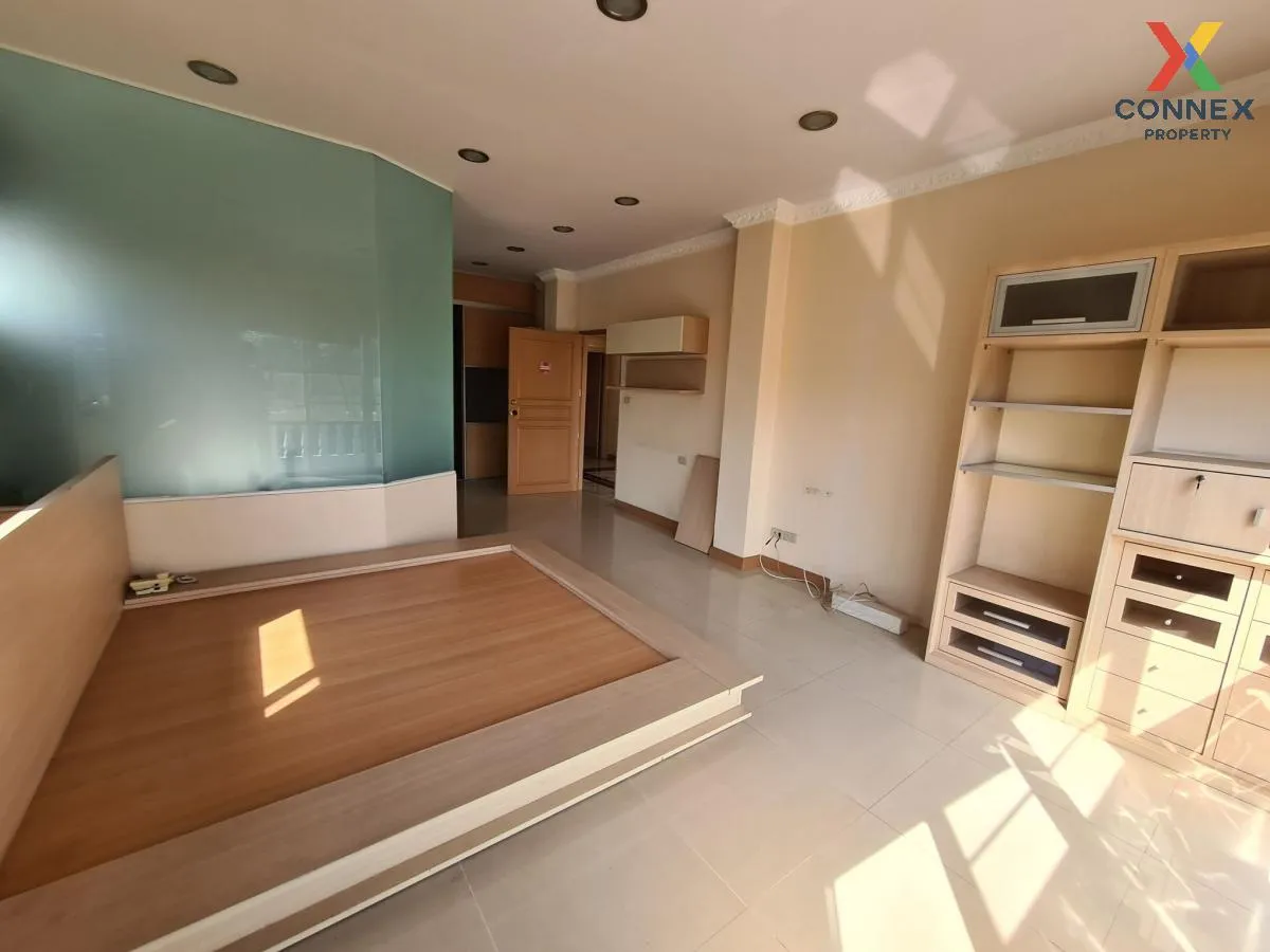 For Sale House , Ban P. Thananiwet , Chankasem , Chatuchak , Bang