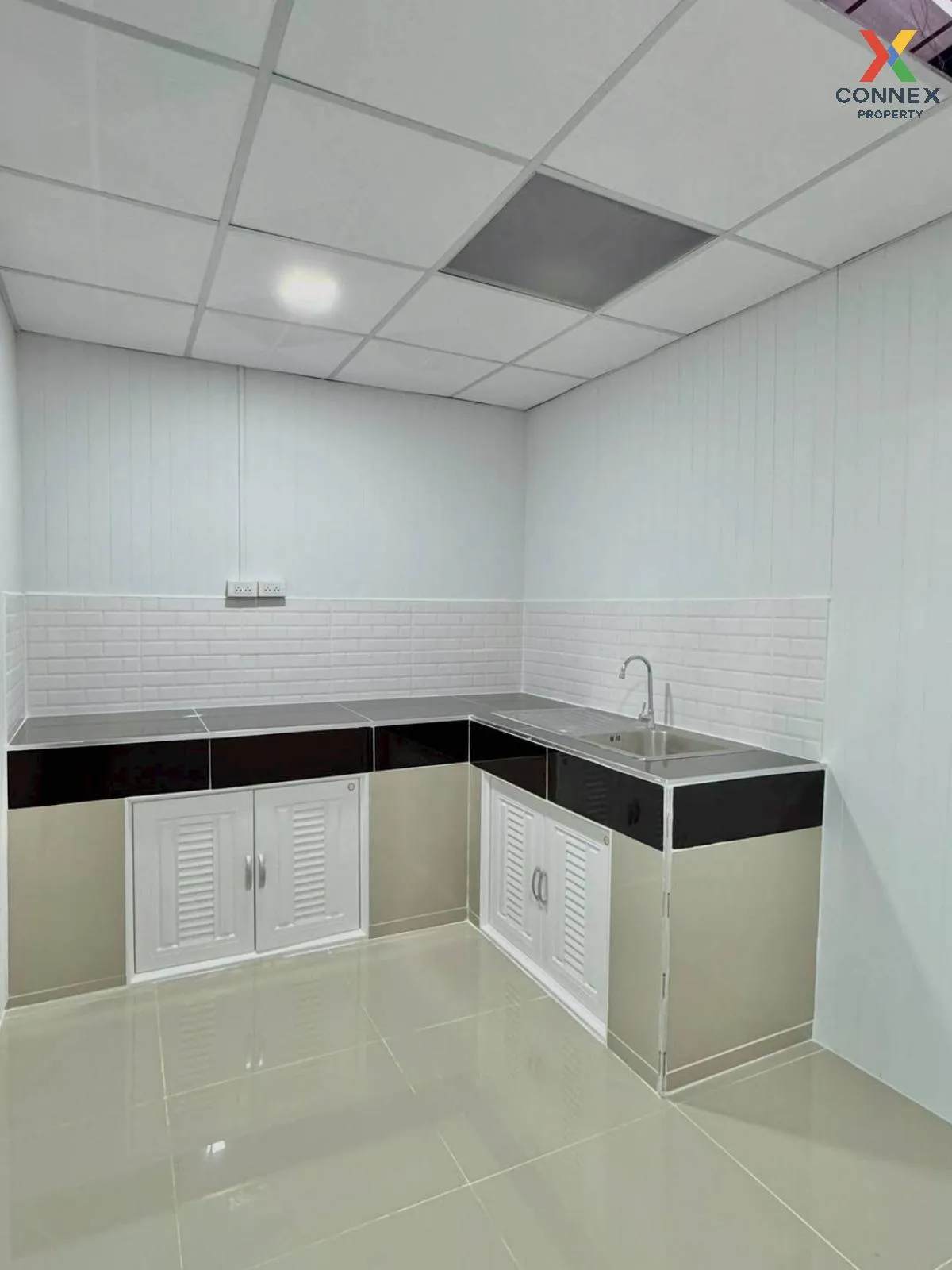 For Sale Townhouse/Townhome  , Pimonrat 2 , newly renovated , Phi