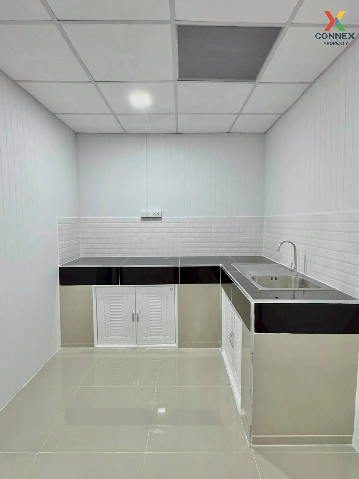 For Sale Townhouse/Townhome  , Pimonrat 2 , newly renovated , Phi