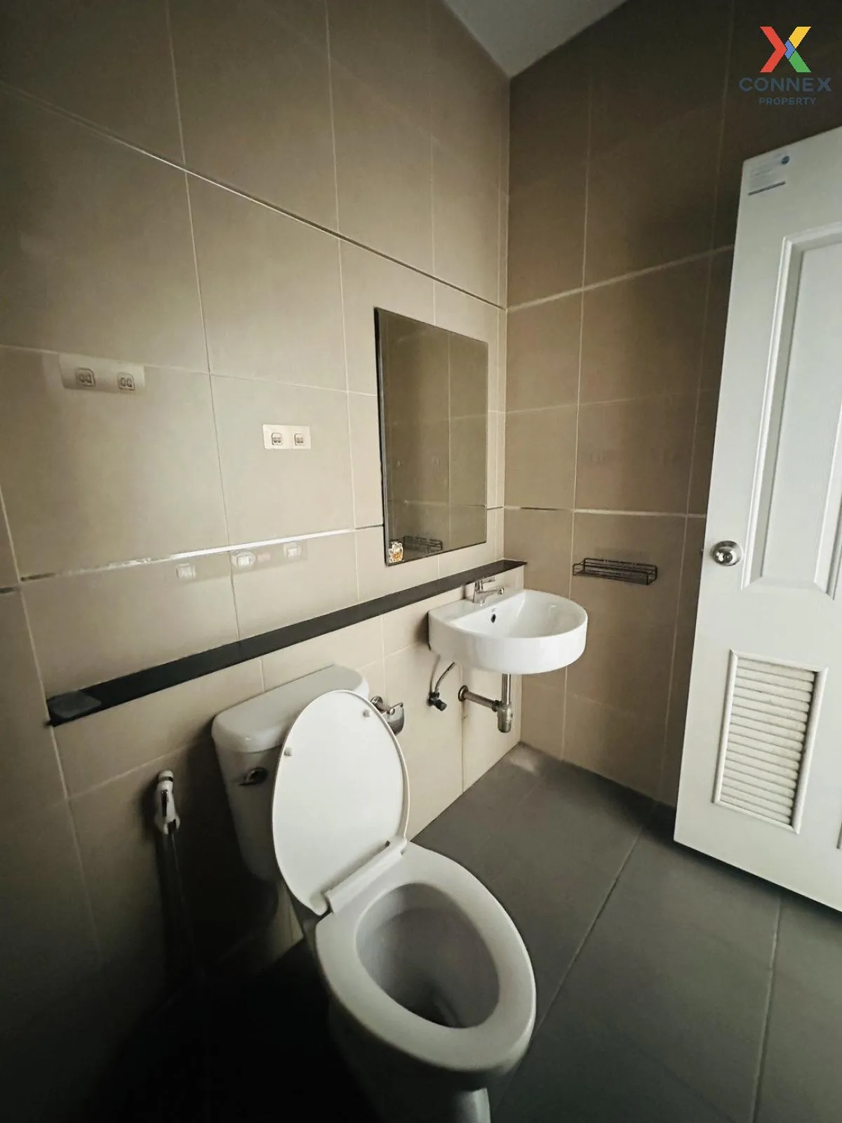 For Sale Townhouse/Townhome  , Skyline Amata , Map Yang Phon , Pl