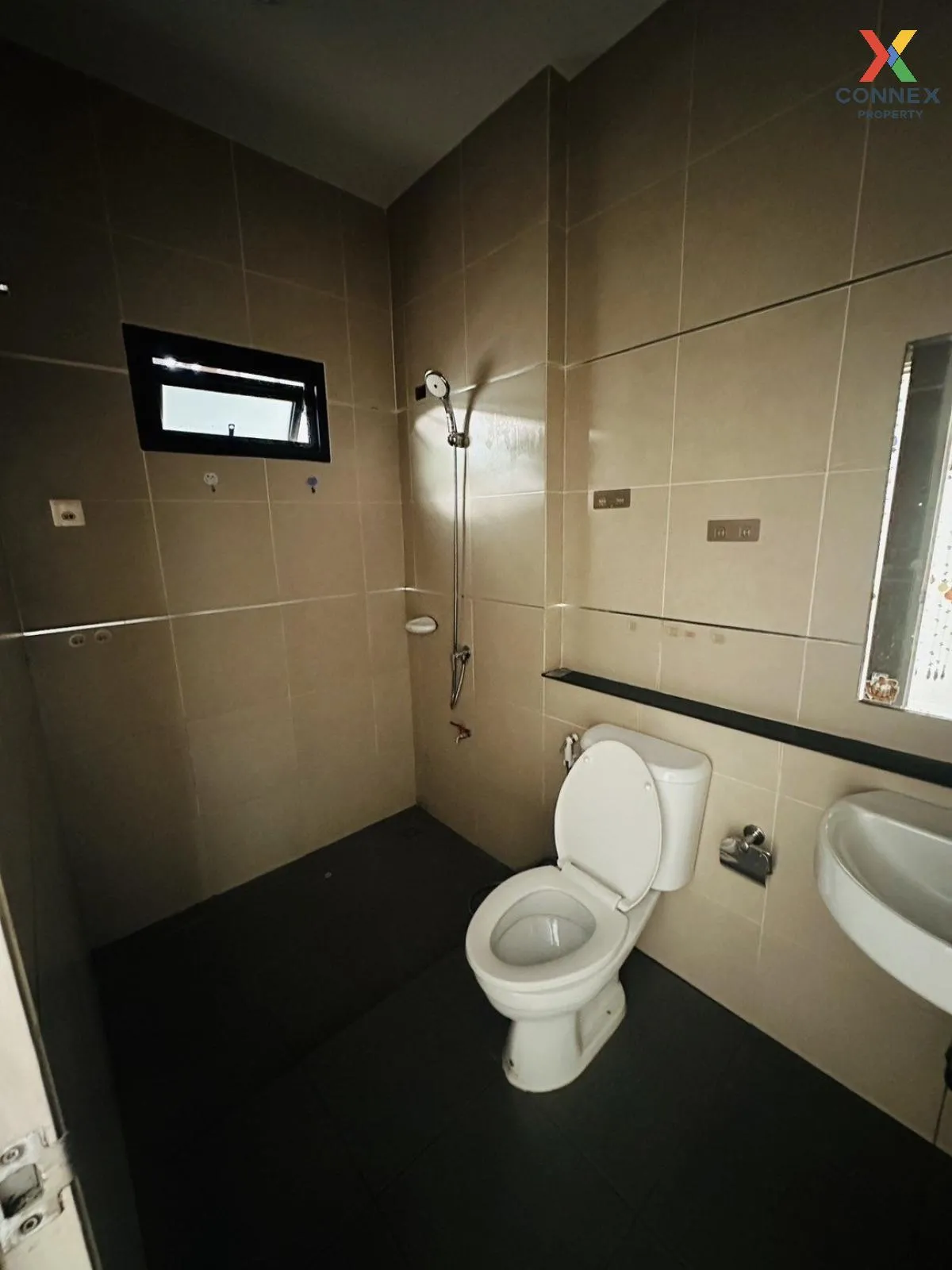 For Sale Townhouse/Townhome  , Skyline Amata , Map Yang Phon , Pl