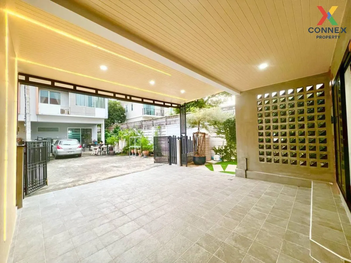 For Sale Townhouse/Townhome  , The Trust Town Wongwaen - Lamlukka
