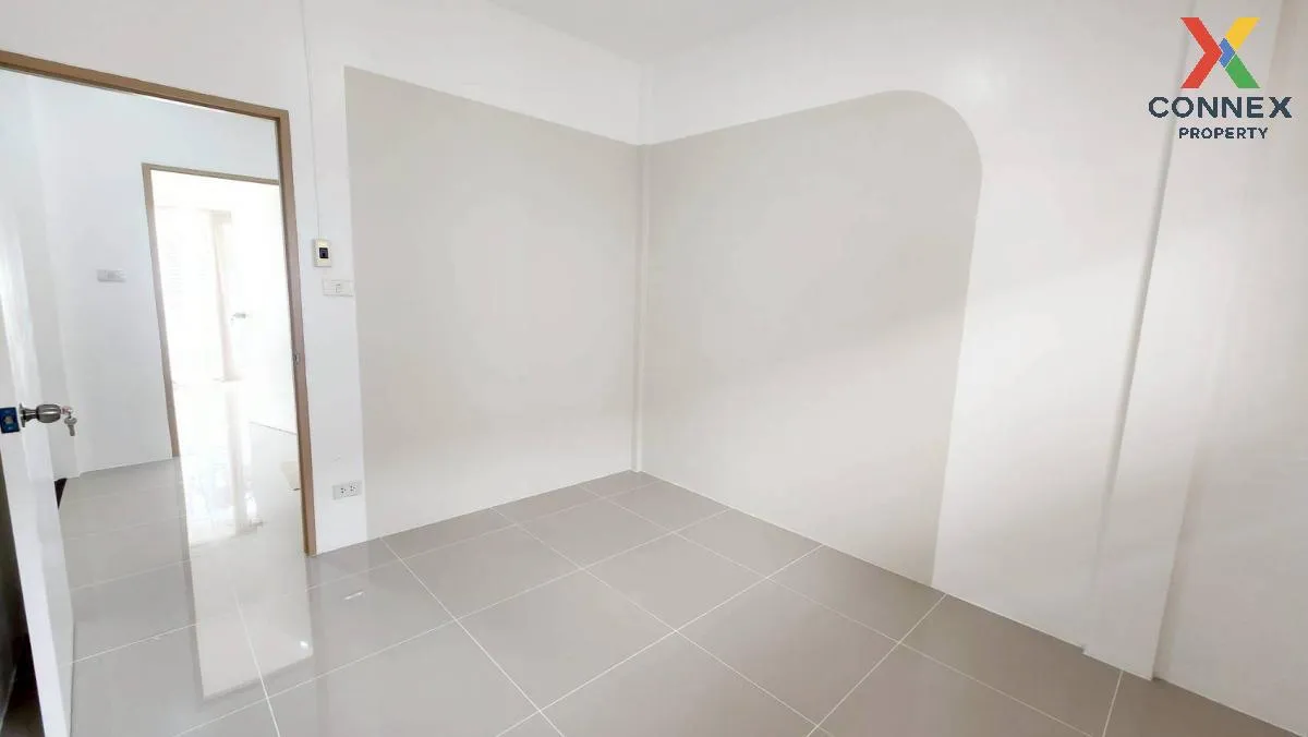 For Sale Townhouse/Townhome  , Baan Fah Piyarom Ruean Pana , newl