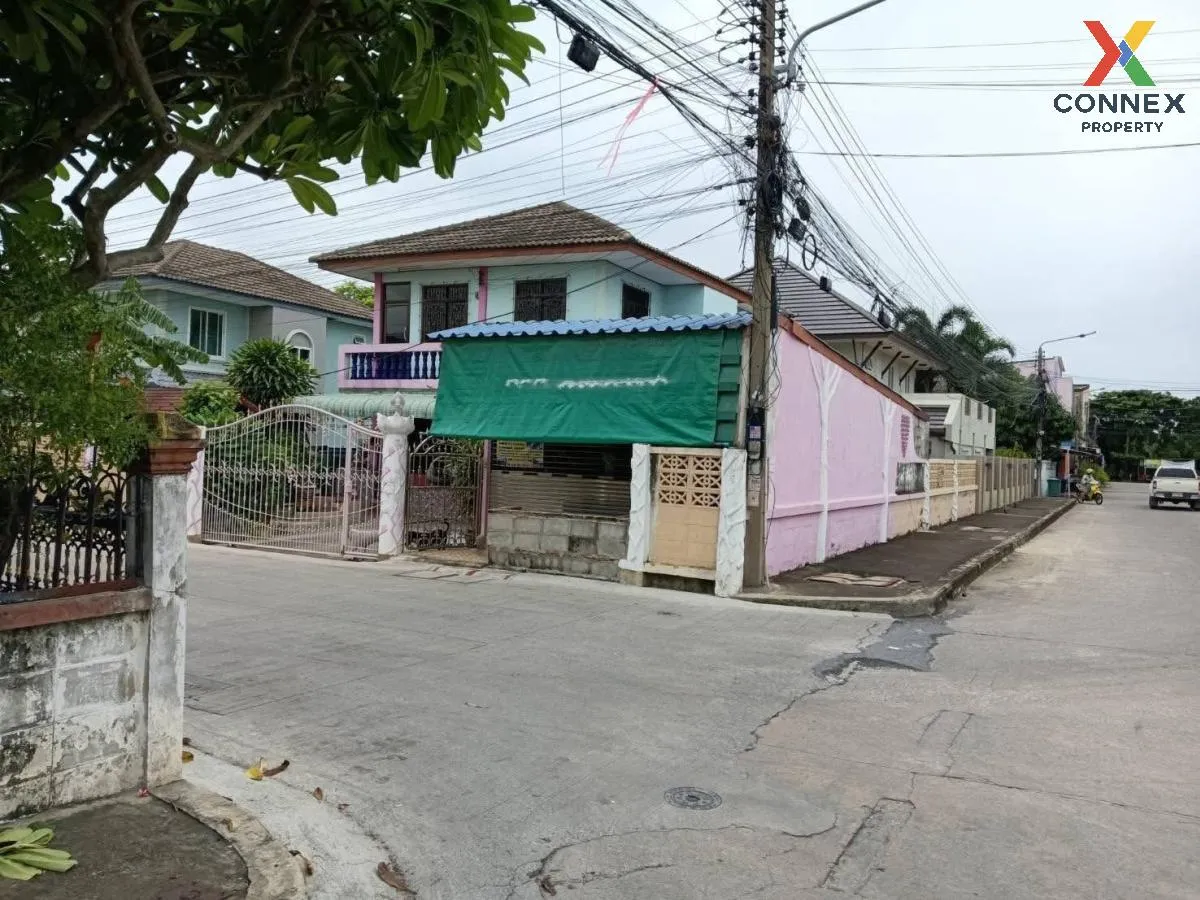 For Sale Koh Samut Village , corner unit , wide frontage , Tha Sa 3