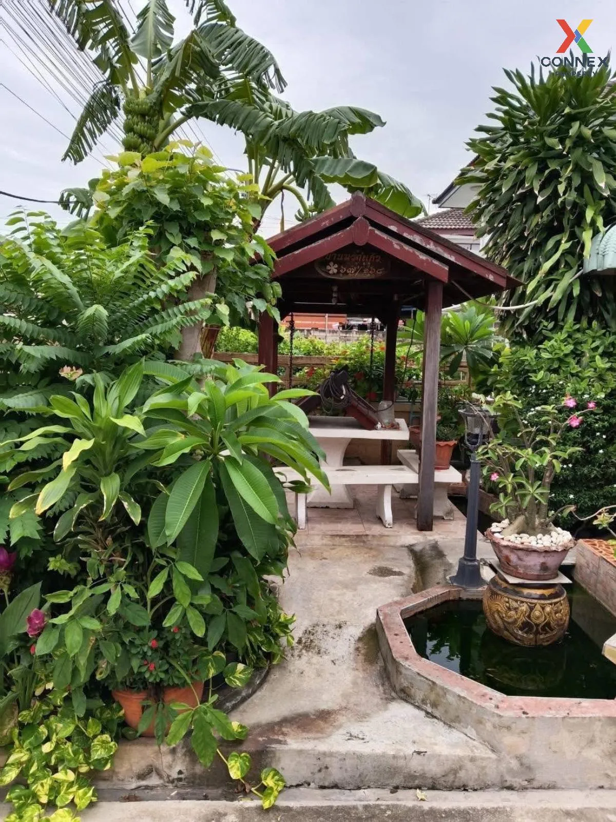 For Sale Koh Samut Village , corner unit , wide frontage , Tha Sa
