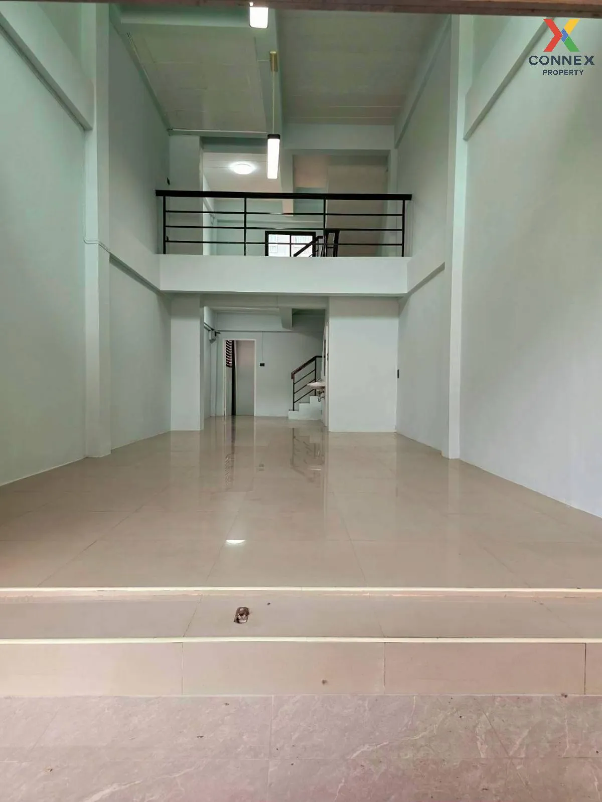 For Sale 3.5-storey commercial building , Mueang Chon Buri , Chon