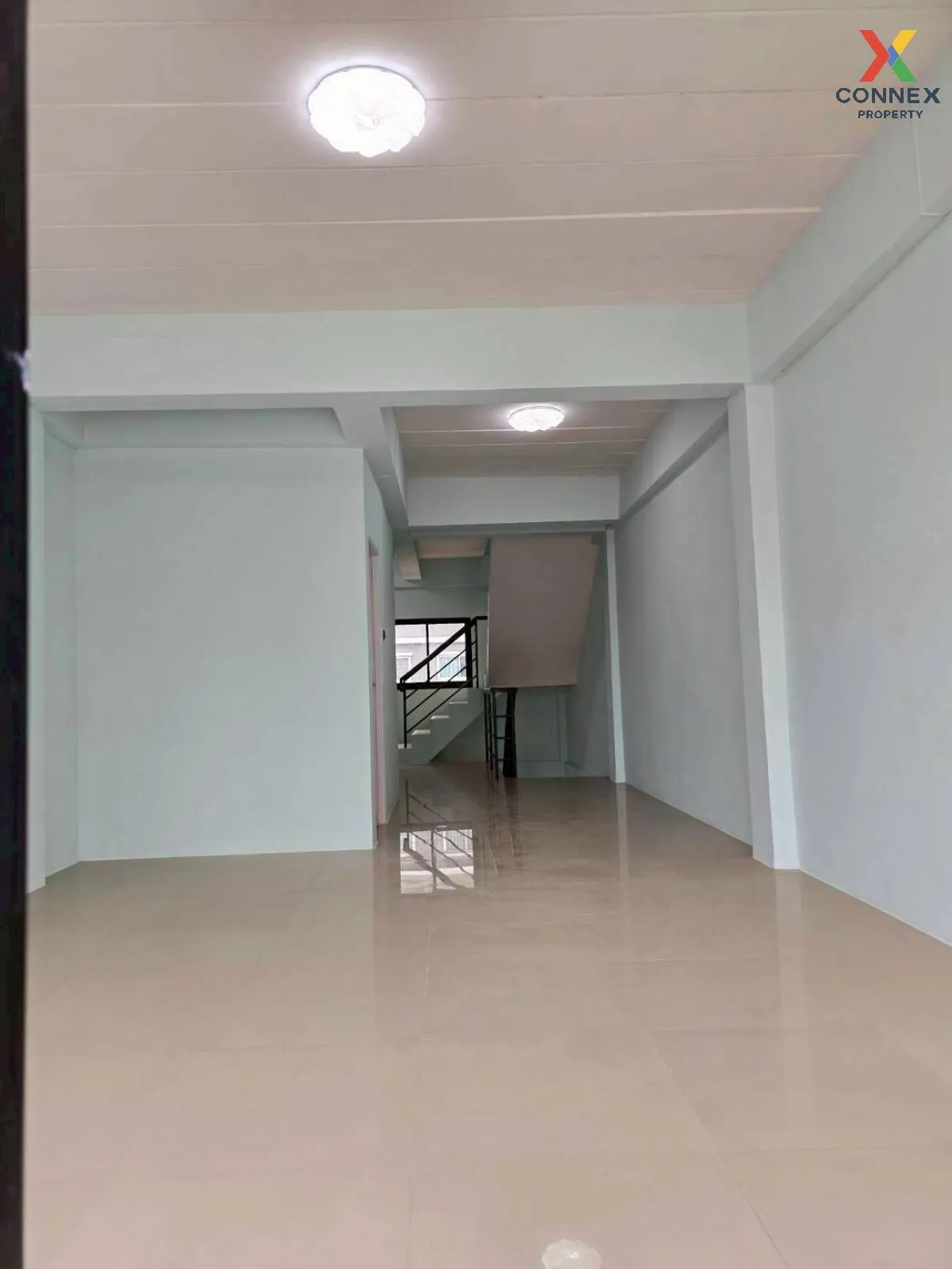 For Sale 3.5-storey commercial building , Mueang Chon Buri , Chon