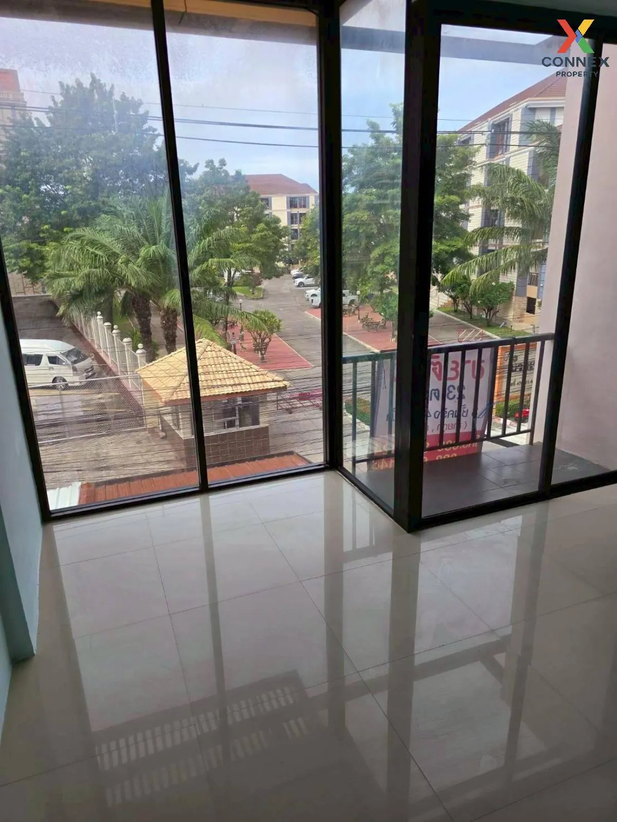 For Sale 3.5-storey commercial building , Mueang Chon Buri , Chon