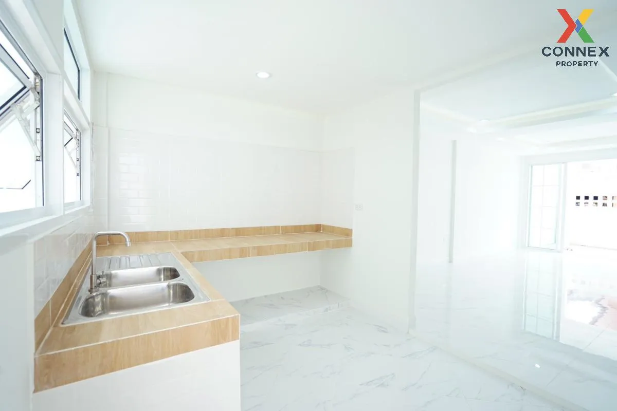 ขายทาวน์เฮ้าส์/ทาวน์โฮม  บ้านรัตนวรรณ รีโนเวทใหม่ บางกรวย บางกรวย