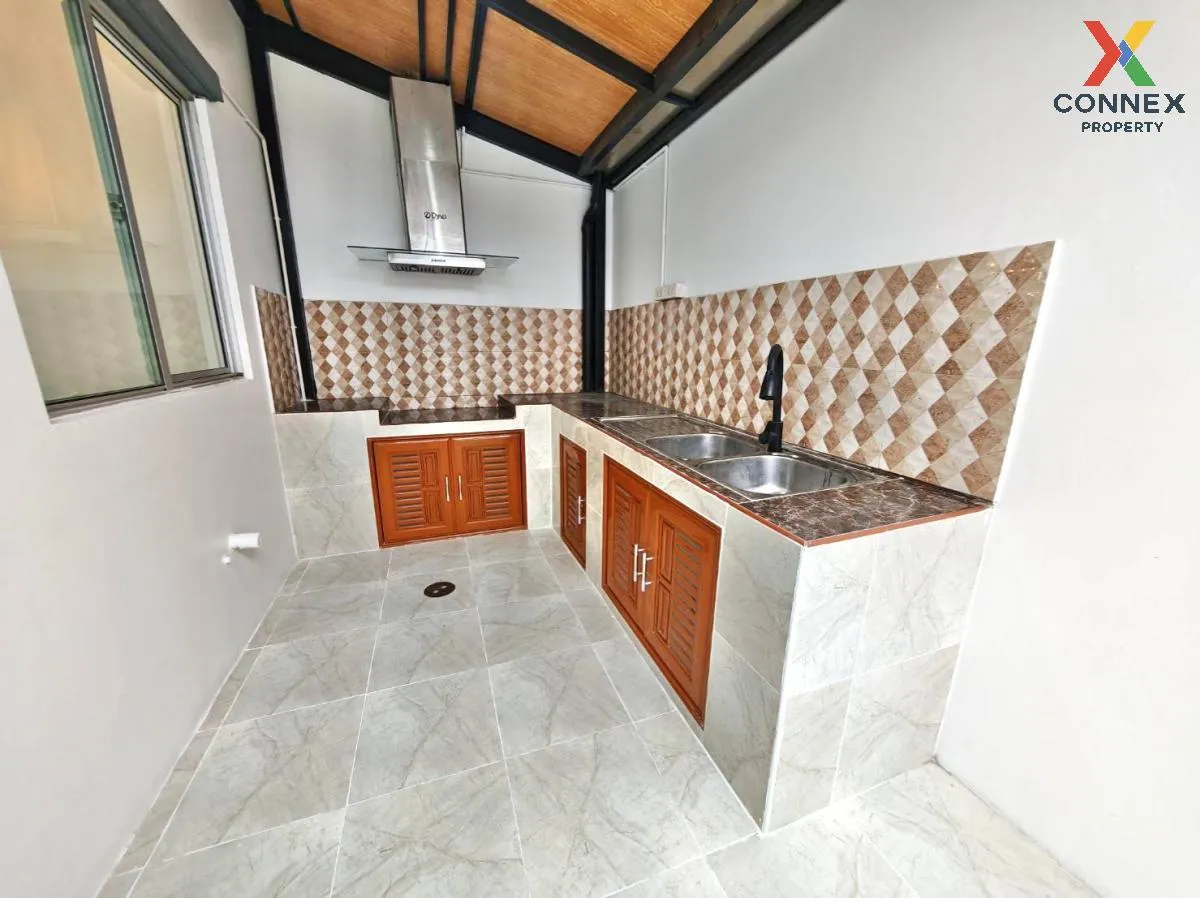 For Sale Townhouse/Townhome  , Baan Pruksa 106 Bangpu - Tamru 2 ,