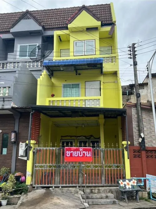 ขายอาคารพาณิชย์ 3 ชั้น ชั้นสูง หน้ากว้าง ตลาดกระทุ่มแบน กระทุ่มแบน สมุทรสาคร CX-132844