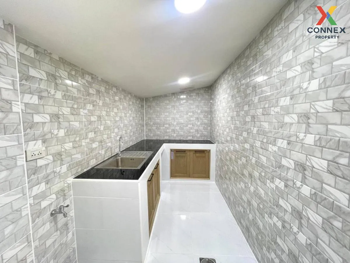 ขายทาวน์เฮาส์  หมู่บ้านทรายทองนิเวศน์  รีโนเวทใหม่ ท่าทราย เมืองน