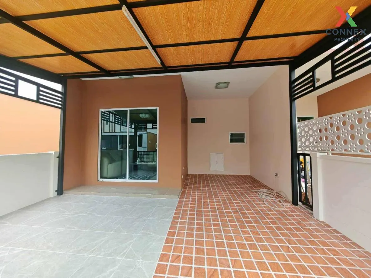 For Sale Townhouse/Townhome  , Pleno Suksawat 66 , corner unit ,  3