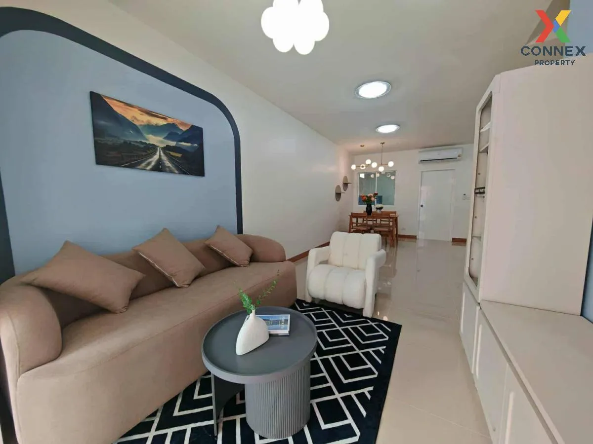 For Sale Townhouse/Townhome  , Pleno Suksawat 66 , corner unit ,  4