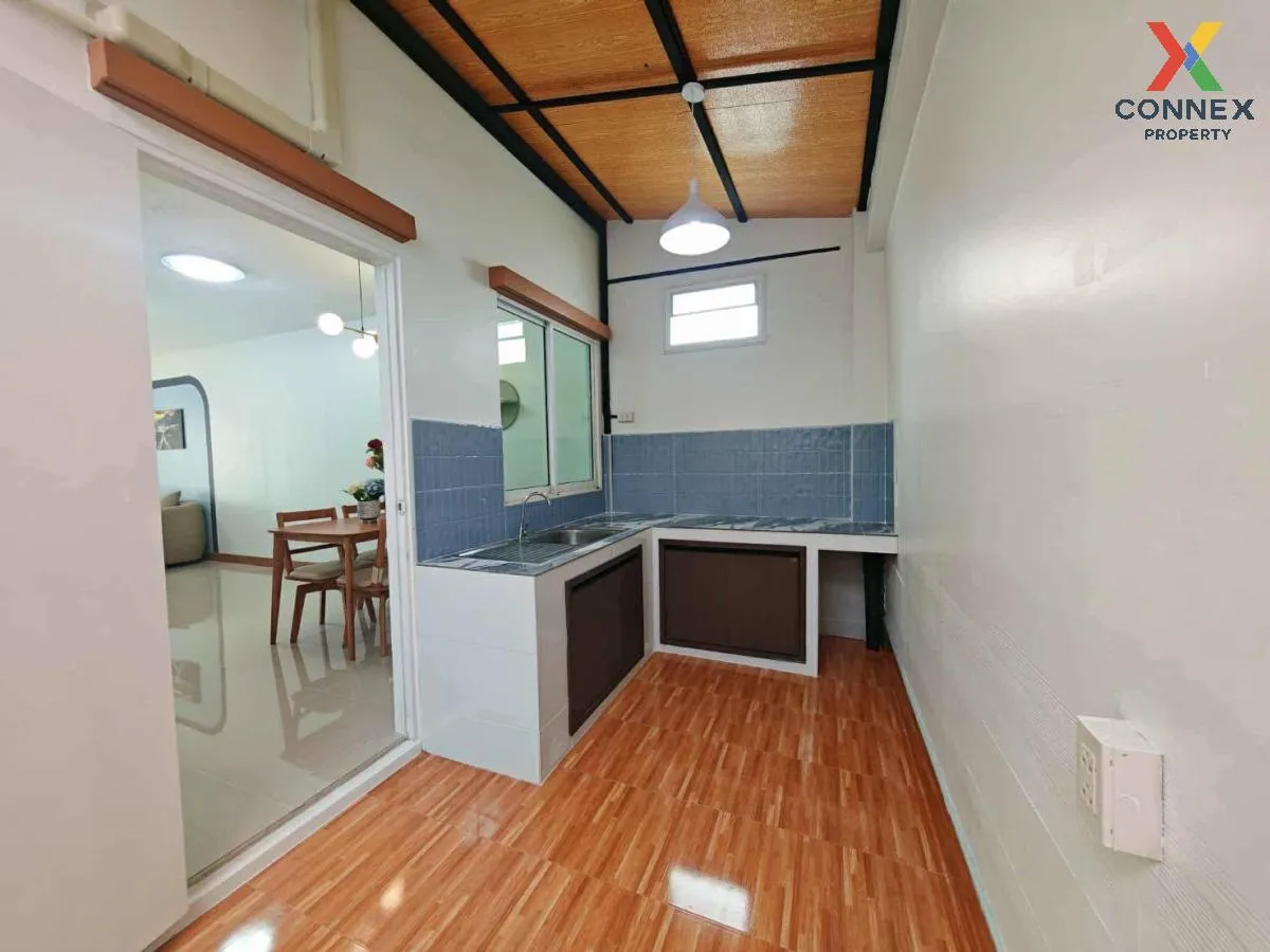 For Sale Townhouse/Townhome  , Pleno Suksawat 66 , corner unit , 