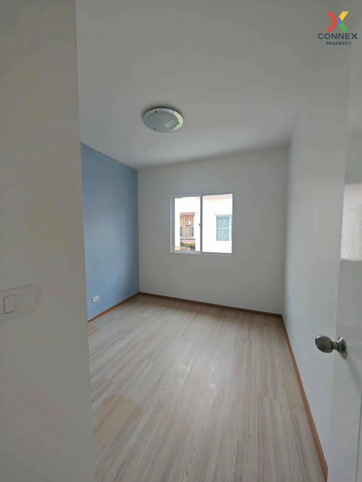 For Sale Townhouse/Townhome  , Pleno Suksawat 66 , corner unit , 