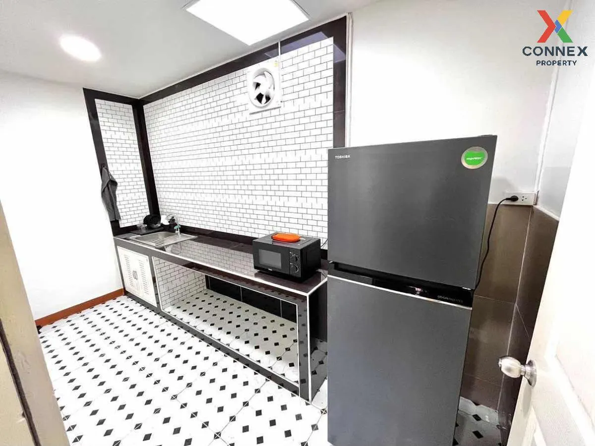 For Sale Townhouse/Townhome  , Baan Yu Charoen 3 , BTS-Khu Khot ,