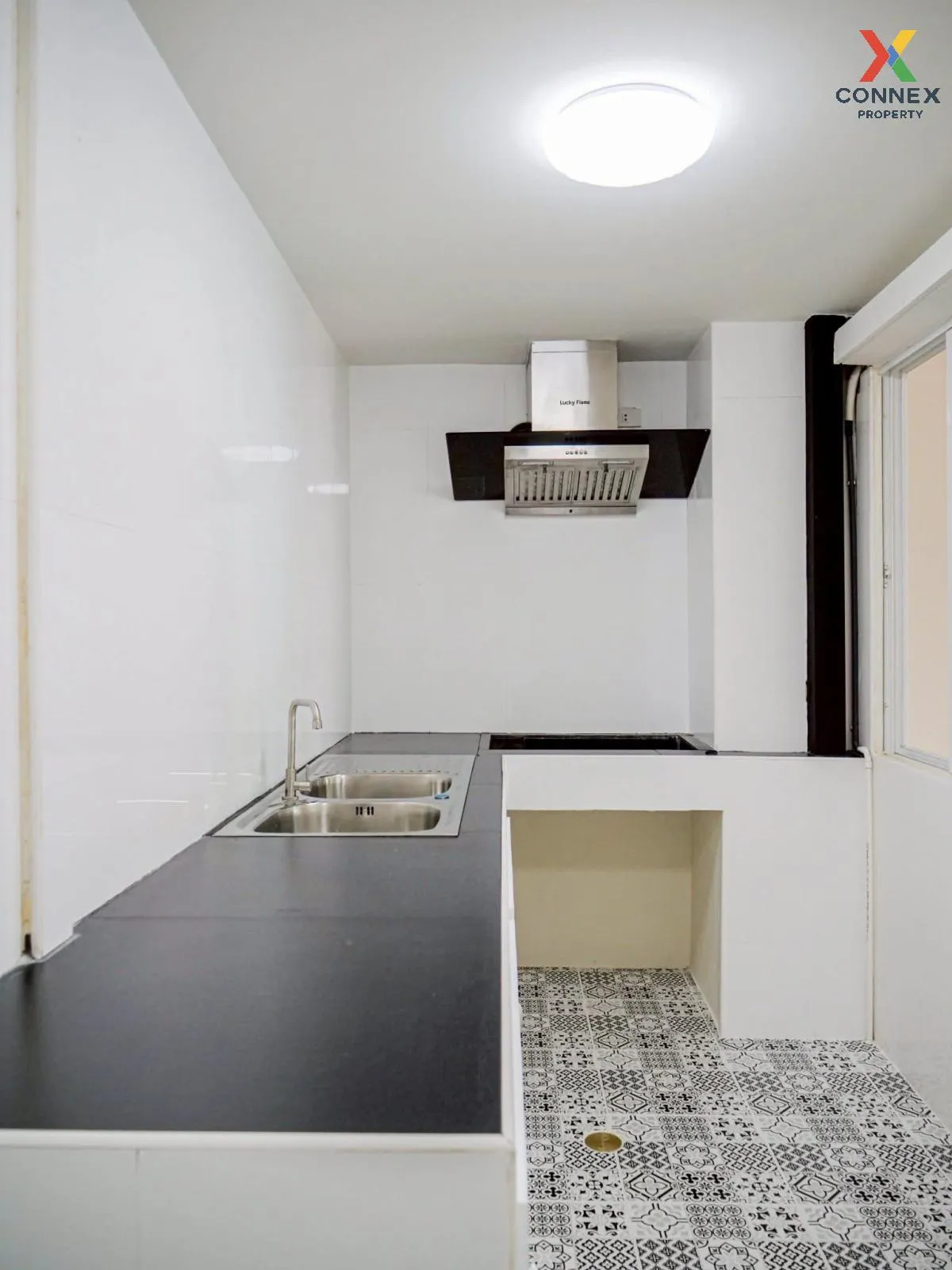 For Sale Townhouse/Townhome  , TYME Rama 5 , wide frontage , newl