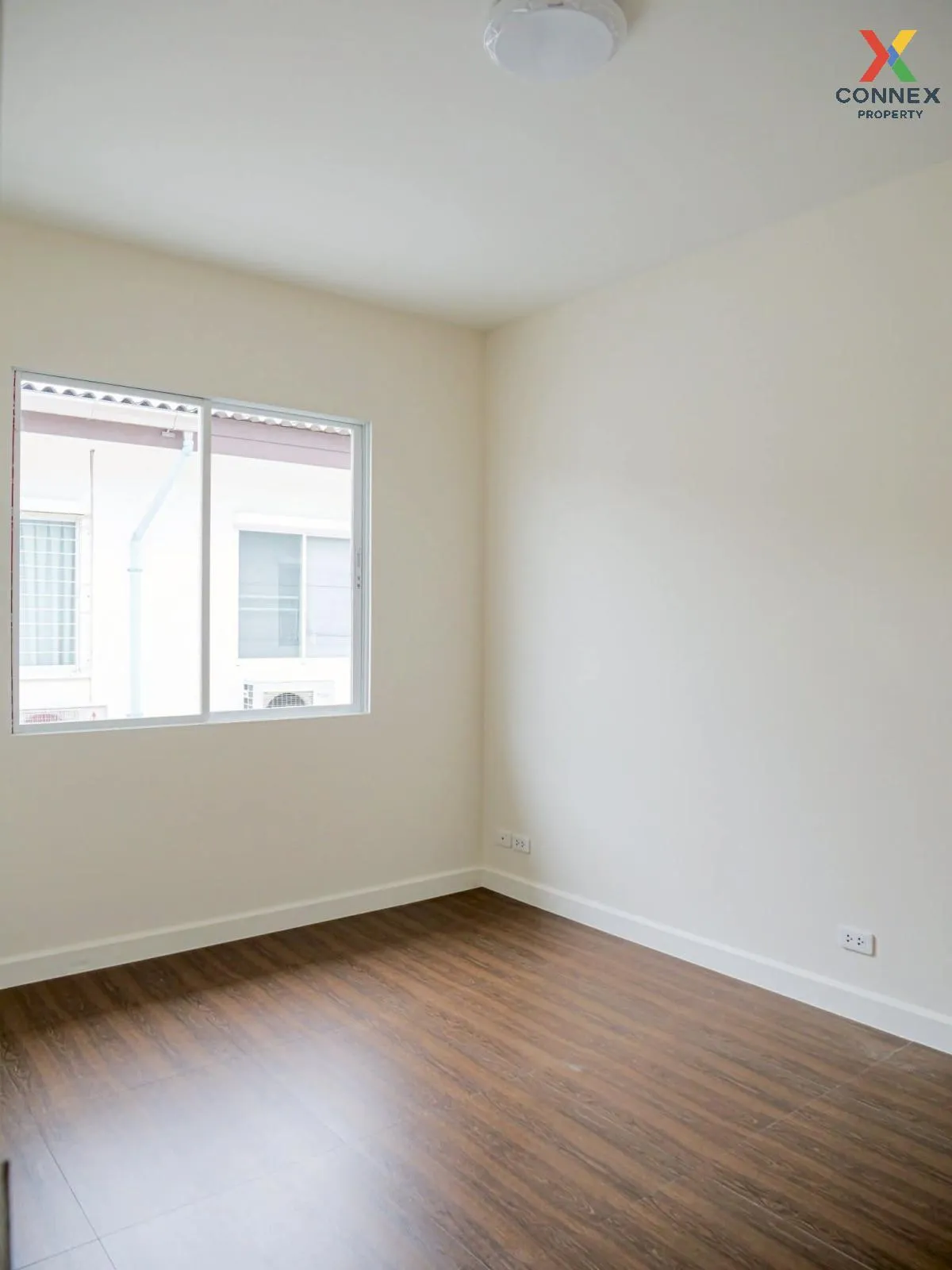 For Sale Townhouse/Townhome  , TYME Rama 5 , wide frontage , newl