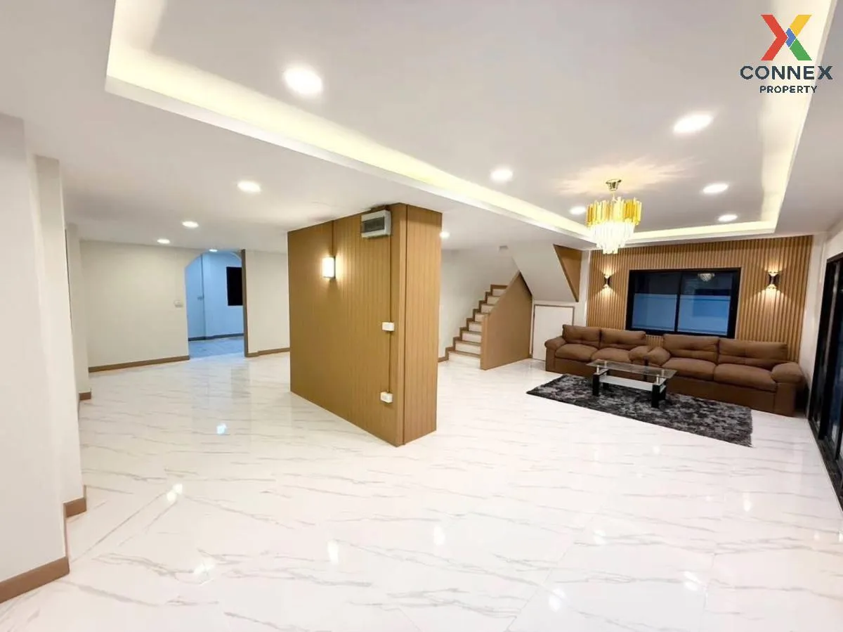 For Sale House , Phetmonthon Green Bangbon 5 , wide frontage , ne 4